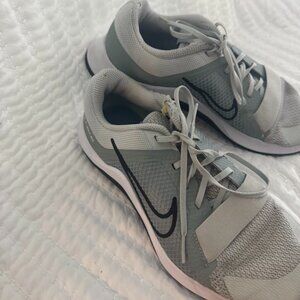 Nikes Women MC Light Grey